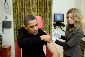A White House nurse administers the H1N1 vaccine to President Barack Obama at the White House on Dec. 20, 2008. (Official White House photo by Pete Souza)